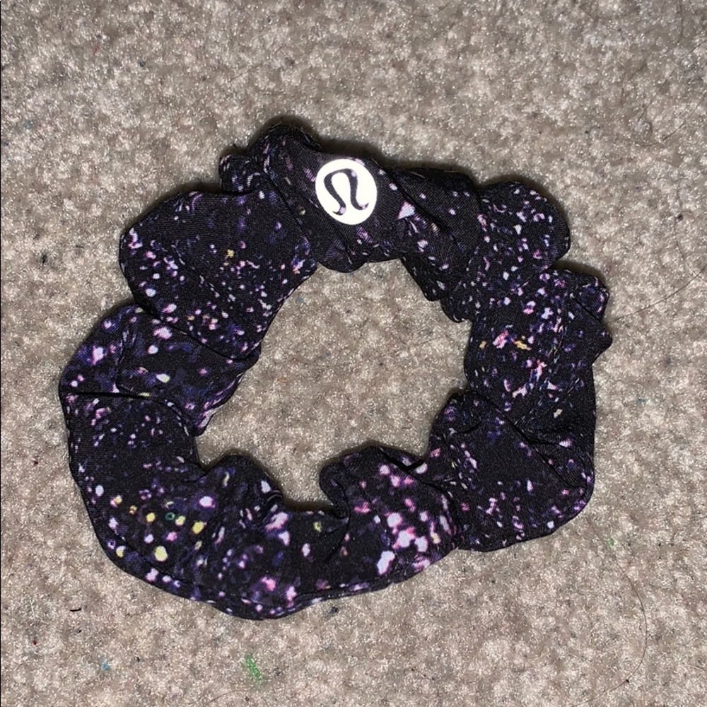 lululemon scrunchie